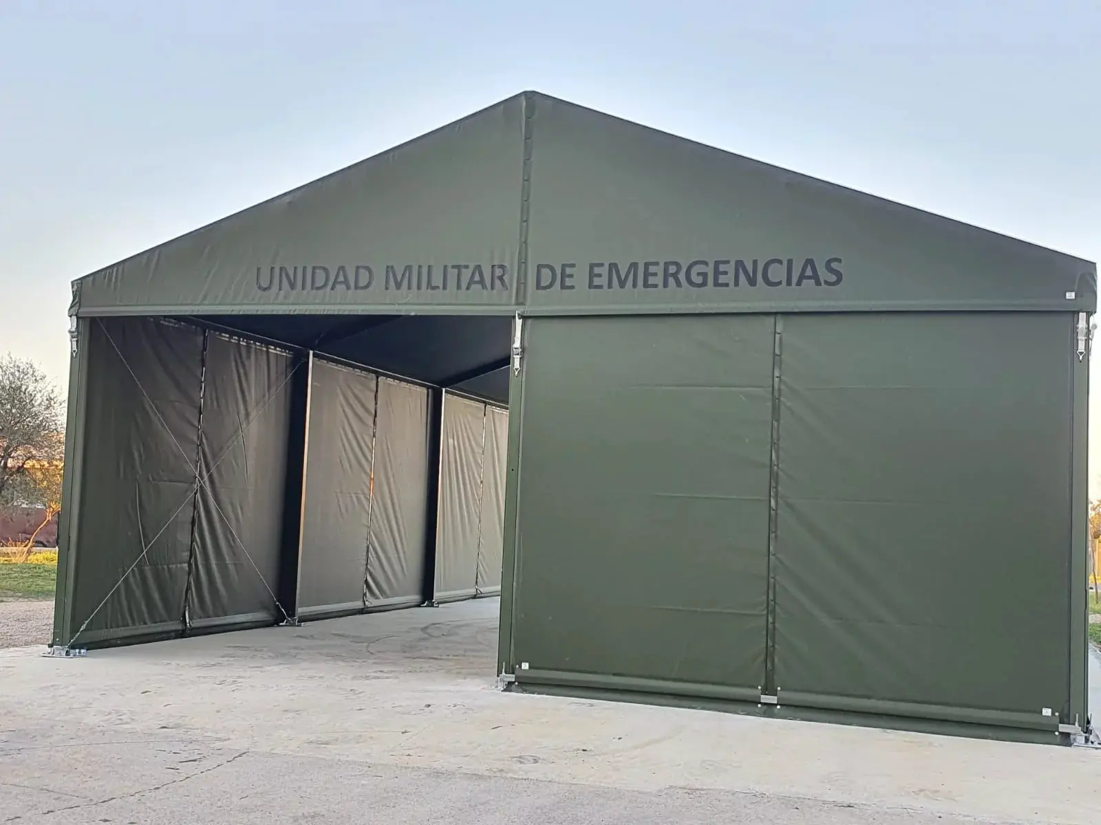 Tiendas modulares del ejército para la UME en operaciones de emergencia